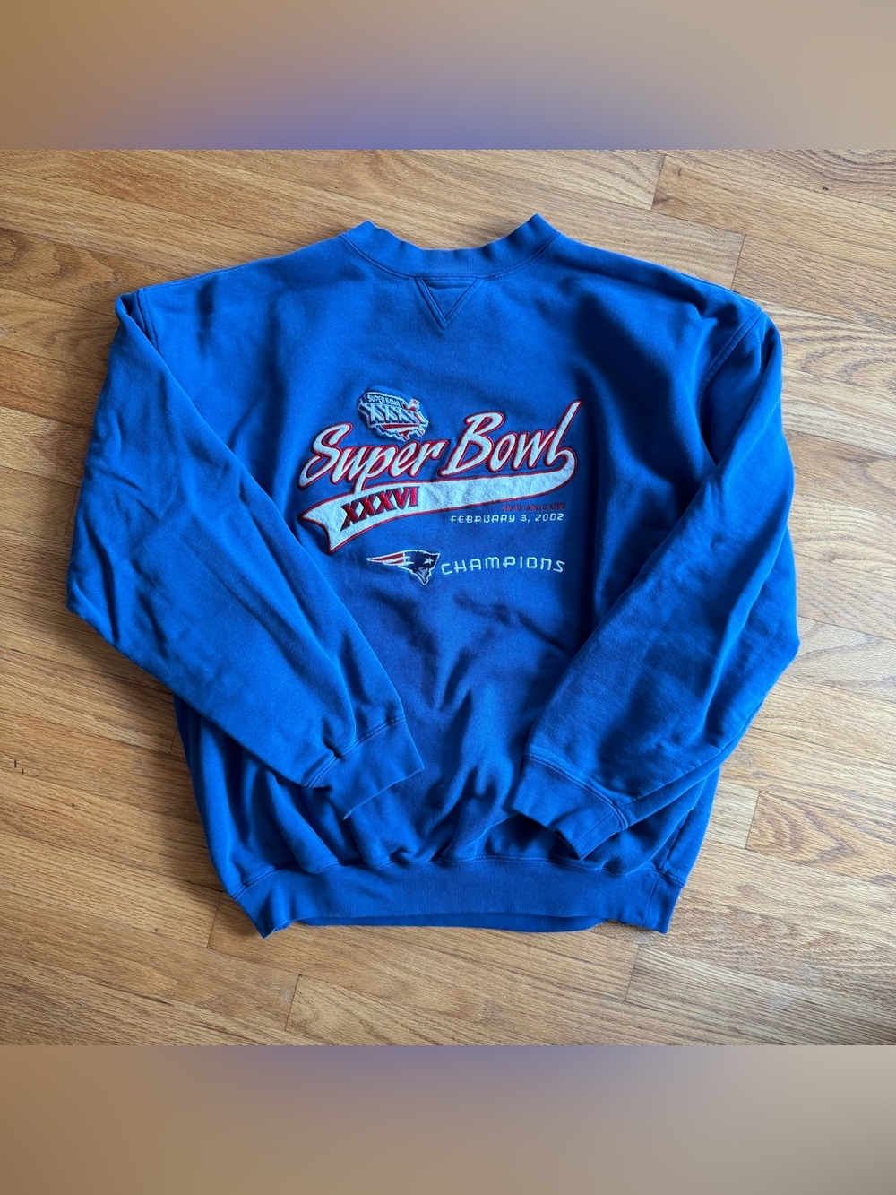 Vintage 2002 Patriots Super Bowl XXXVI Champions Logo Athletic Sweatshirt XL